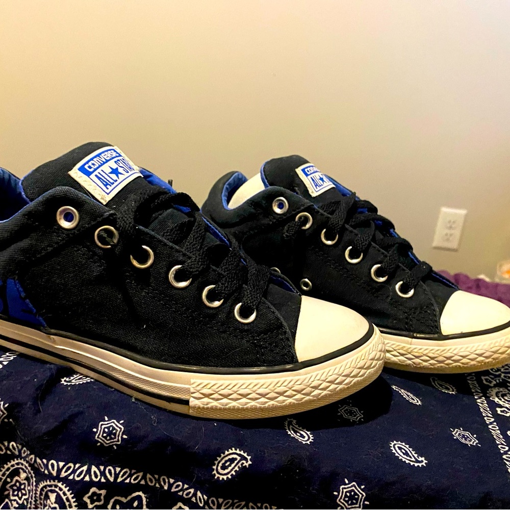 Boys Converse size 5